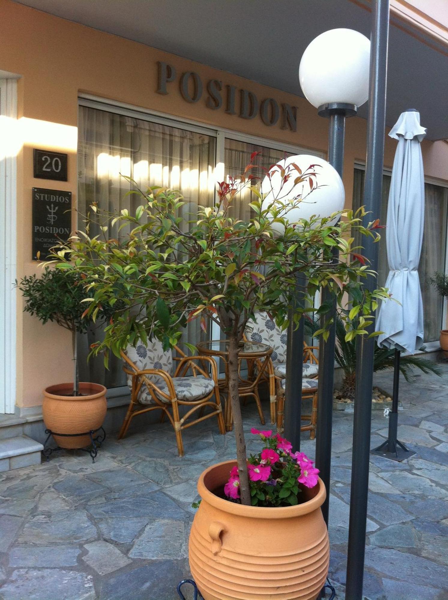 Posidon Studios Lutrá Edipszú Kültér fotó